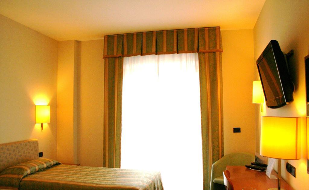 Savant Hotel Lamezia Terme Pokój zdjęcie