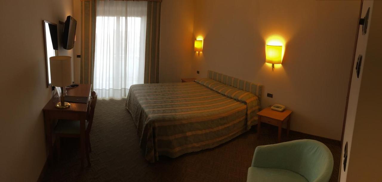 Savant Hotel Lamezia Terme Zewnętrze zdjęcie